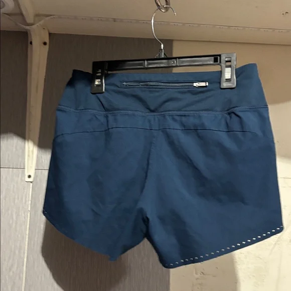 ATHLETA RUNNING SHORTS - Picture 3 of 6